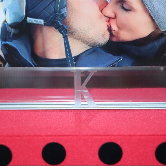 MUD PIE GLASS PHOTO FRAME WITH ETCHED INITIAL - Picture 6 of 9